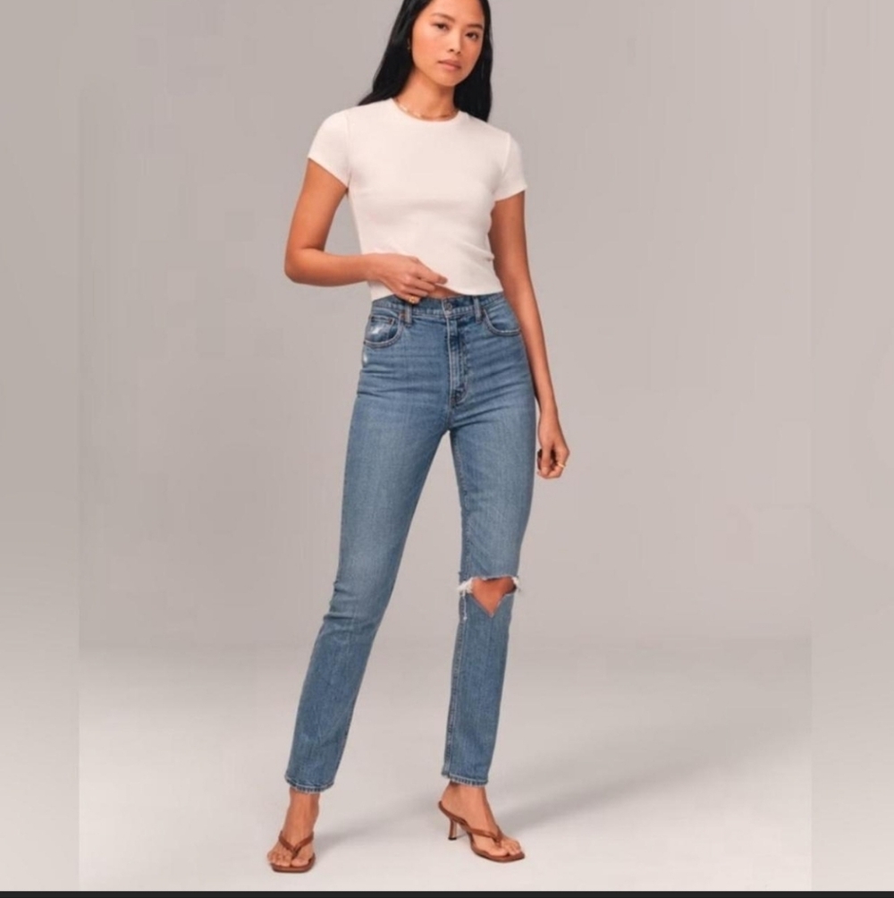 Abercrombie & Fitch 90's Slim Straight Ultra High Rise Curve Love Jeans Size 4